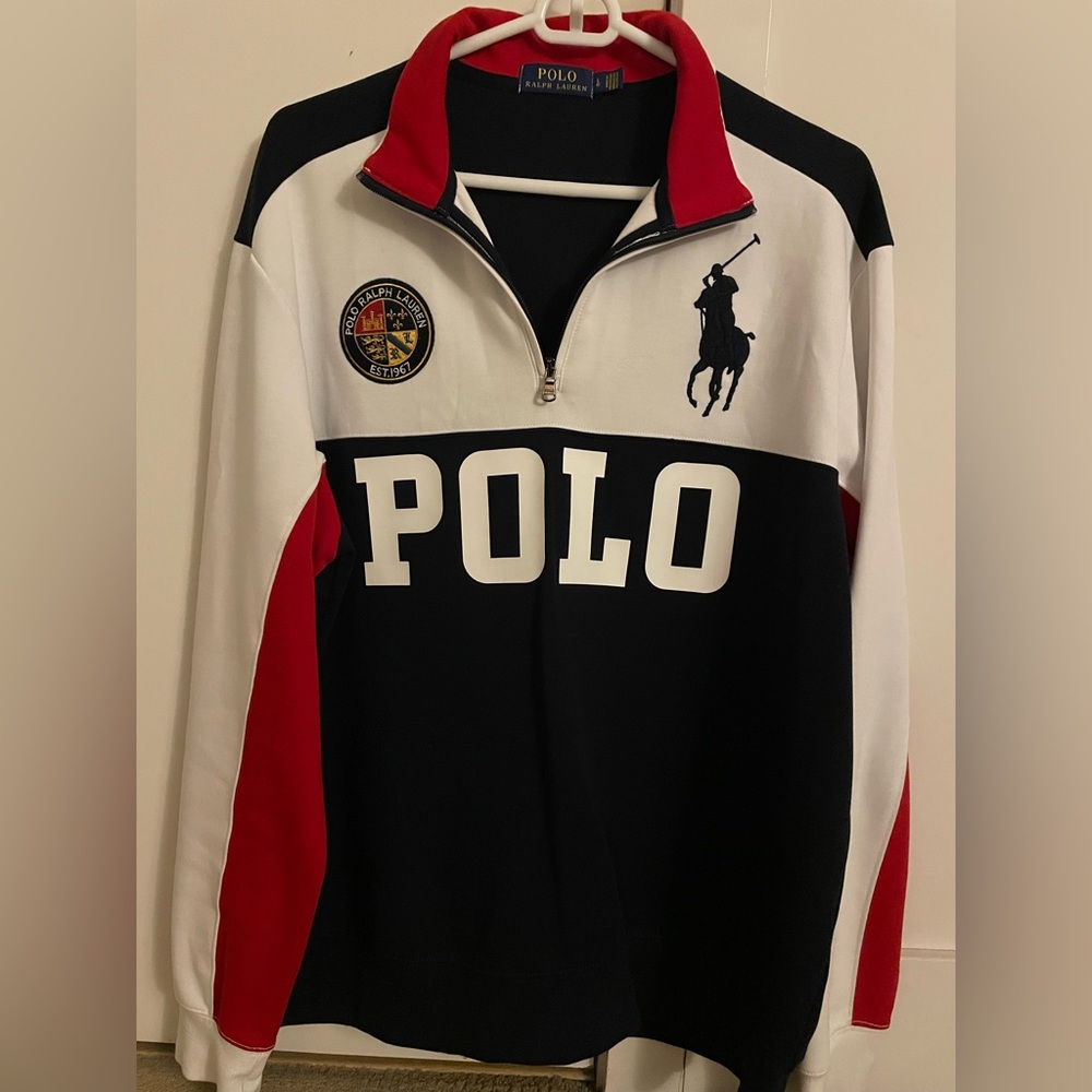 Ralph Lauren sweatshirt. Nearly brand new condition just without the tags.